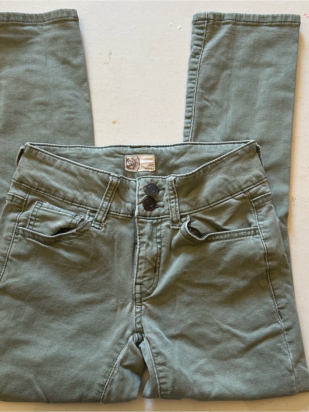 SO distressed olive/sage green cropped skinny jeans size 1